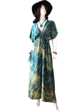 Load image into Gallery viewer, Five Flower Lake (Long blouse dress)
